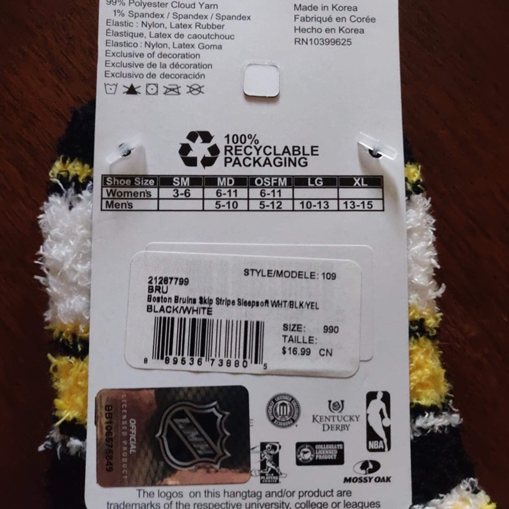 Woman’s Boston Bruins Ankle socks. Barefeet